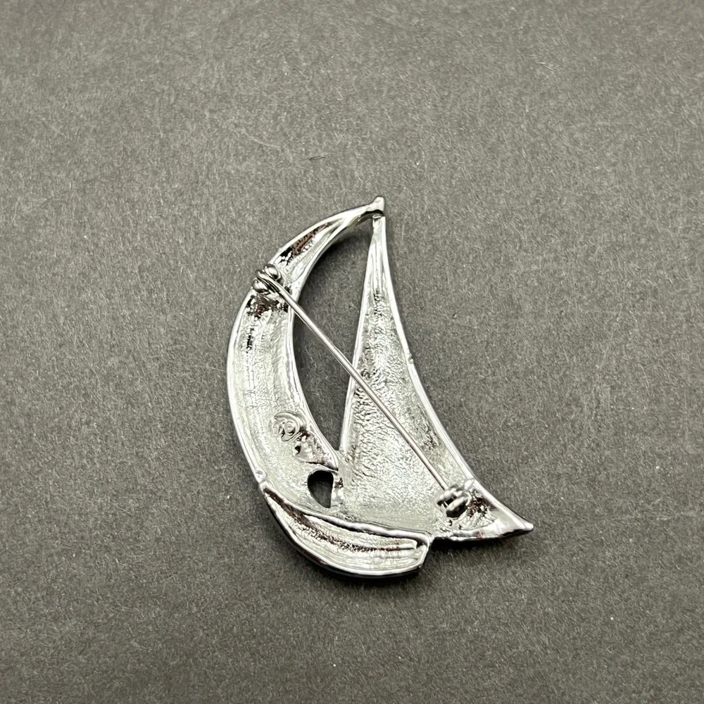 Vintage‎ Brooch Sailboat Silver Tone Nautical Sailing Signed Danecraft